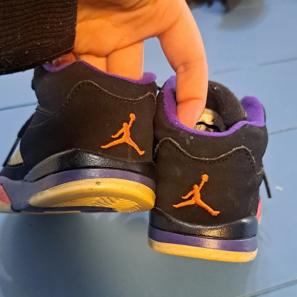 Nike Air Jordan 5 Retro GS Raptors Black Fierce Purple Size 9 Childrens